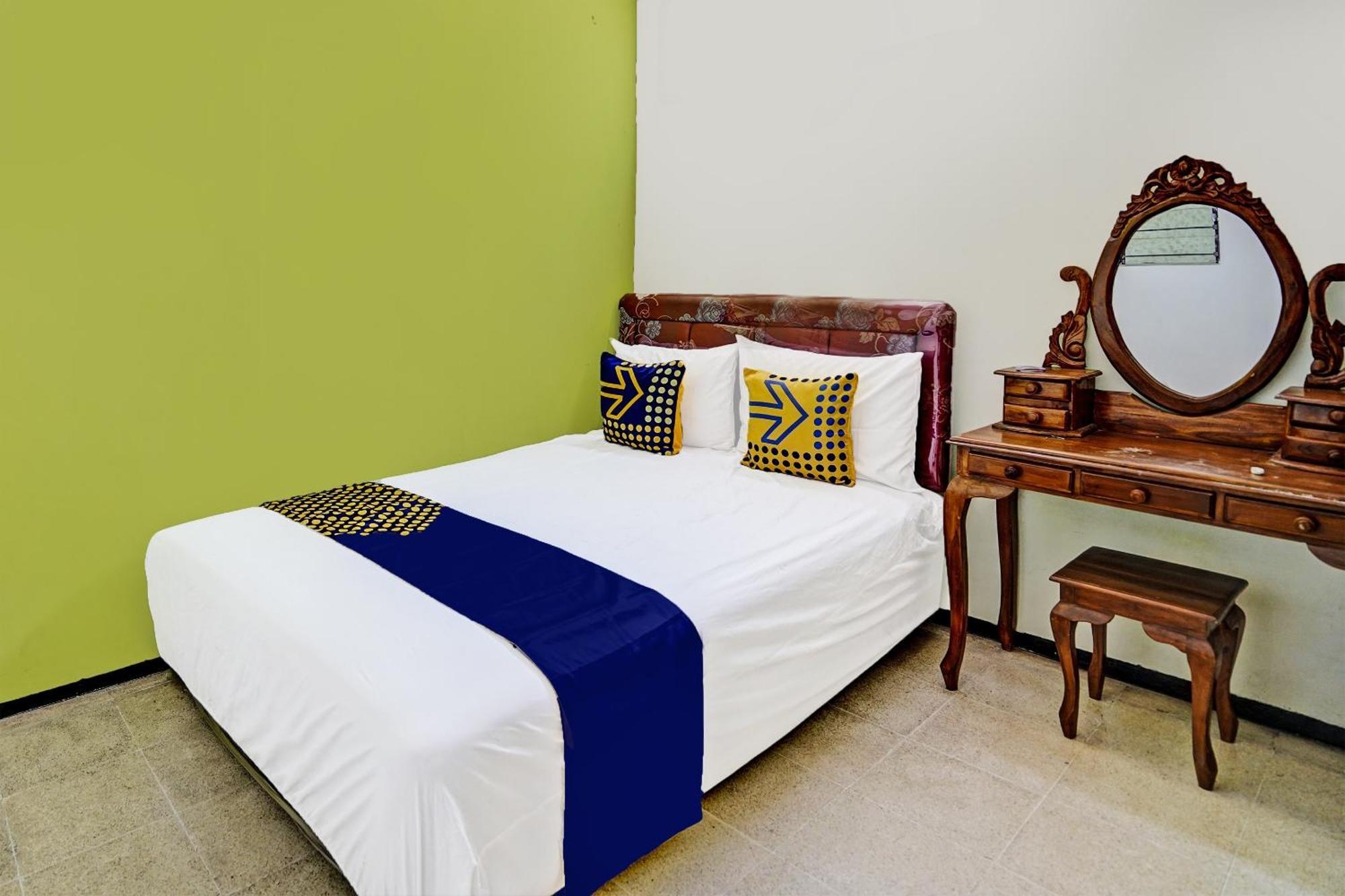 Spot On 91716 Kost Yy Syariah Hotel Mojokerto Exterior photo