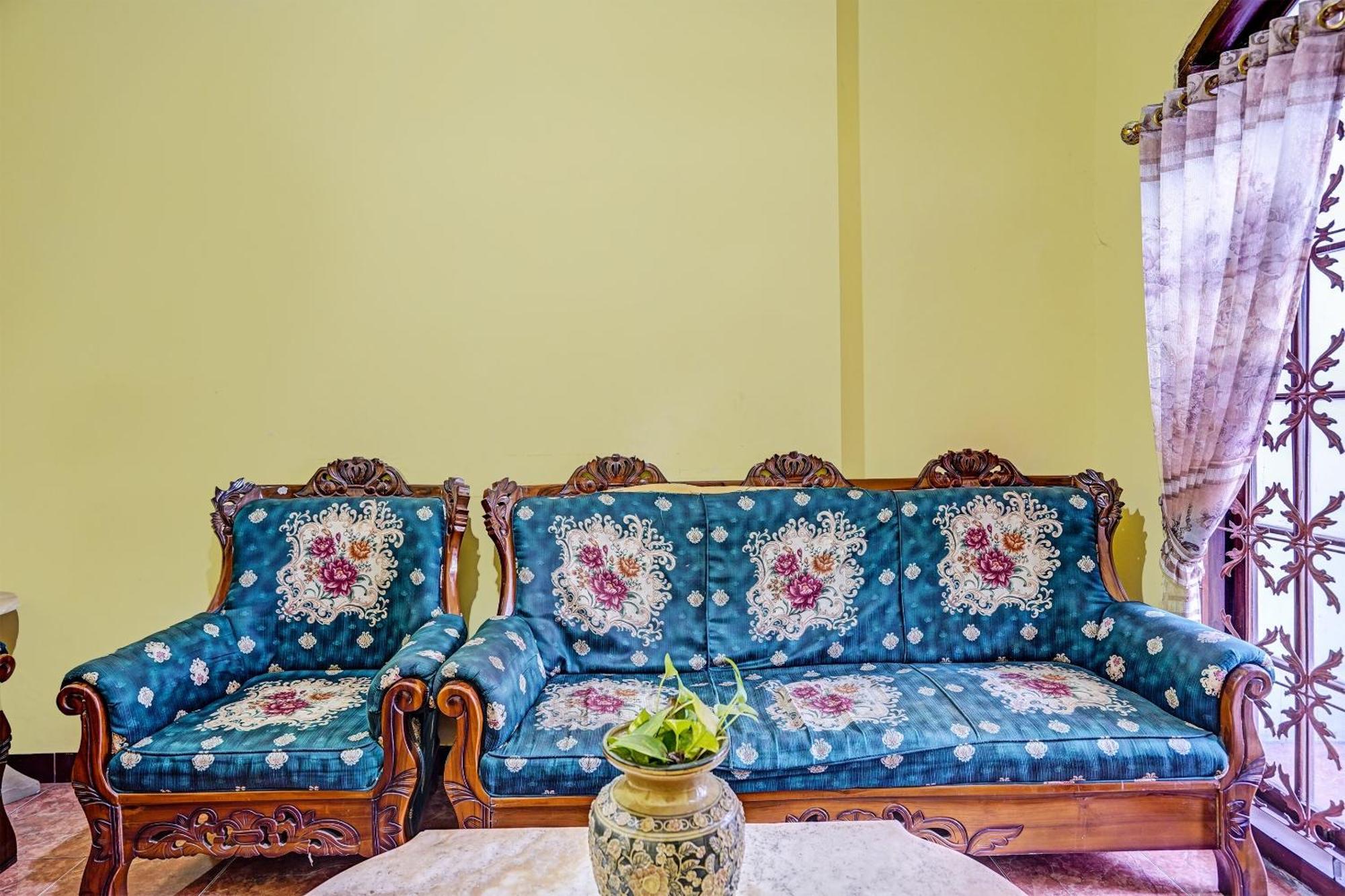 Spot On 91716 Kost Yy Syariah Hotel Mojokerto Exterior photo