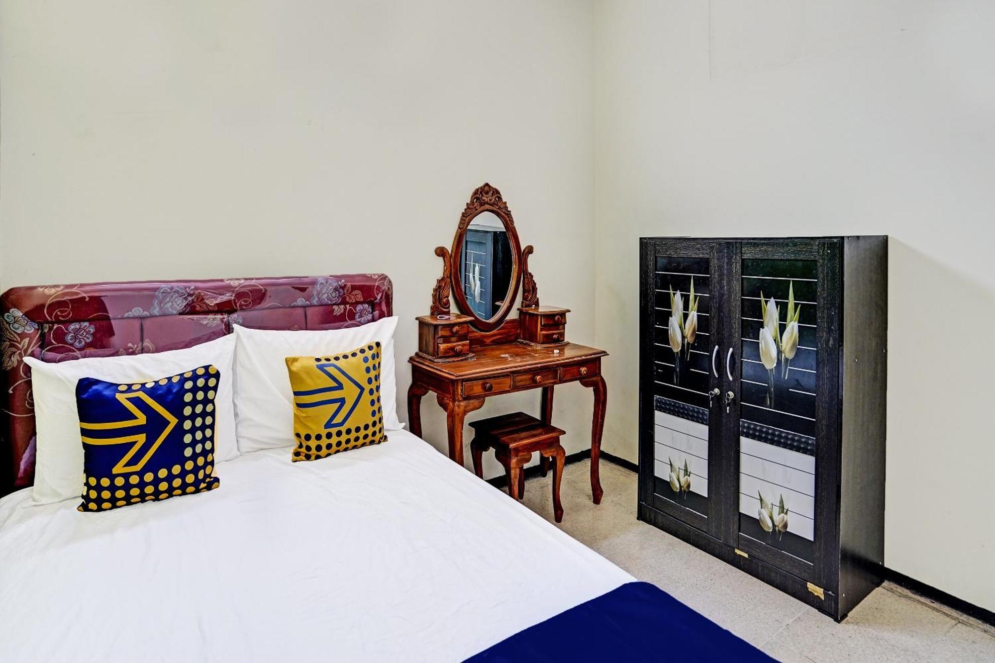 Spot On 91716 Kost Yy Syariah Hotel Mojokerto Exterior photo