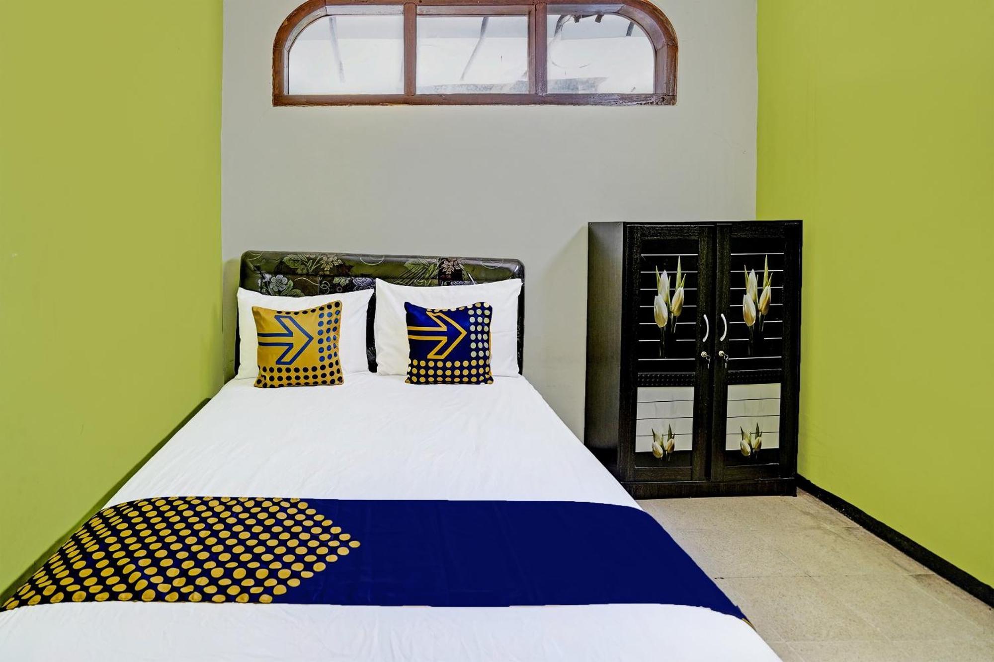 Spot On 91716 Kost Yy Syariah Hotel Mojokerto Exterior photo